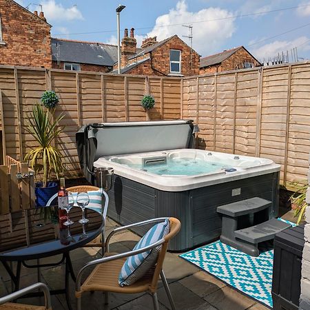 Seaside Escapes - With Relaxing Hot Tub! Villa Scarborough Eksteriør billede